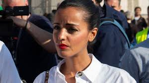 Mesut ozil's current contract keeps him at arsenal until 2021 and pays him an estimated $24 million annually. Mesut Ozil Scharfe Kritik Von Sawsan Chebli Nach Erdogan Einladung Stern De