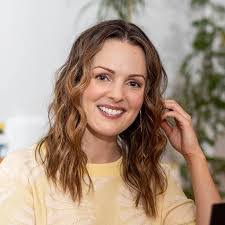 Kara Frank's Instagram, Twitter & Facebook