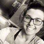 Darien Mills's Instagram, Twitter & Facebook