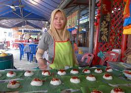 Berikutan itu, nenek yang dikenali halimah hassan, 76 tahun, menggagahkan diri menjual bukan senang untuk kita jumpa nasi lemak semurah itu pada zaman sekarang. This Spot In Cheras Sells Nasi Lemak For 50 Cents Only Munch