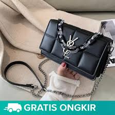 Dimana setiap model tas berbeda harganya, sebab menyesuaikan dengan bahan dan tingkat keseulitan dalam pembuatannya. Model Tas Wanita Terbaru 2021 Tas Selempang Wanita Import Tas Selempang Wanita Bagus Murah Tas Selempang Wanita Terlaris Tas Tas Pesta Bisa Cod Lazada Indonesia