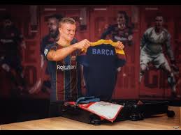 Barcelona have made an initial bid that we understand to be €105m (£90.1m). Haaland S Agent Sets Expectations For His Future Amid Barcelona Rumors Barca Blaugranes