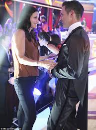 Näytä lisää sivusta courteney cox facebookissa. Dancing With The Stars 2011 David Arquette Cheered On By Courteney Cox Daily Mail Online