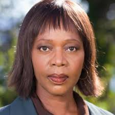 Alfre Woodard as Edna Reilly
