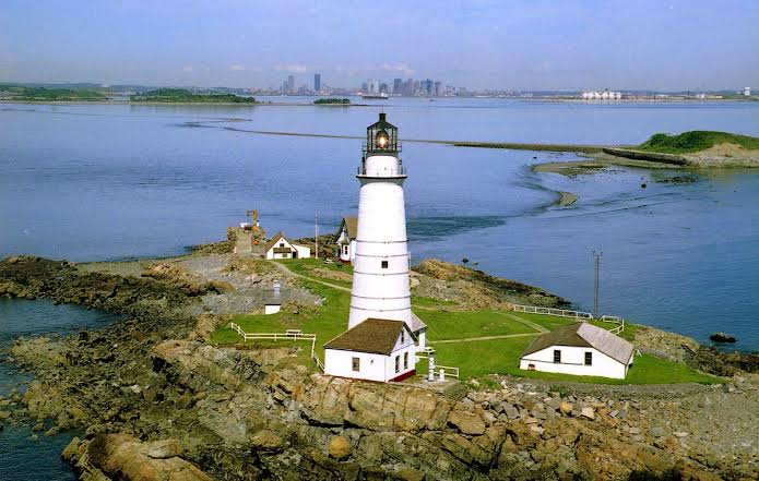 The Oldest Lighthouse in the United States Just Celebrated 300 Years of  Service