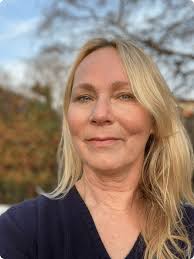 About Awayk: founders of personalized psychedelic retreats