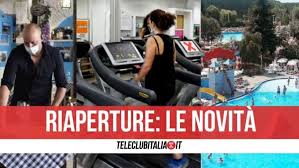 Shopping nei negozi dei centri commerciali aperti: Xsiktkktdpfcwm