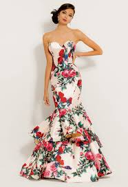 Look And Feel Like A Floral Princess In This Gorgeous Evening Gown With Its Strapless Sweethear Floral Evening Gown Floral Prom Dresses Floral Prom Dress Long