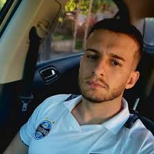 VW Golf GTI ou A35 AMG