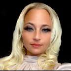 Danielle Younce's Instagram, Twitter & Facebook