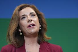 Football umpires say spectator abuse leading to shortage of match  officials, especially juniors, women