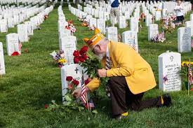 Memorial day flowers for cemetery. Memorial Day Flowers Honor Fallen Service Members At Arlington National Cemetery Wtop