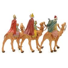 Te presentamos un precioso cuento de los 3 reyes magos de oriente, para que los niños conozcan la verdadera historia de la navidad y la leyenda que hay. Tres Reis Magos E Camelo Para Presepio Fontanini Com Venda Online Na Holyart
