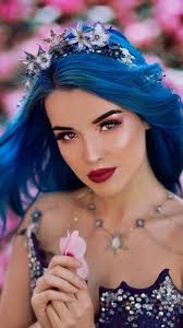 Pin di OLGA CORA su Accessories of flowers Аксессуары из живых цветов и  цветов из ткани