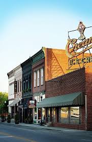 10 Reasons I Love Living In A Small Town Small Towns Usa Small Town America Small Town Living