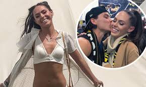 But now alex says being separated from the man she loves allowed her to see another side and the many ways in which he had changed. Mia Fevola Reveals Relationship Status As She Breaks Silence On Richmond Tigers Star Daniel Rioli Daily Mail Online