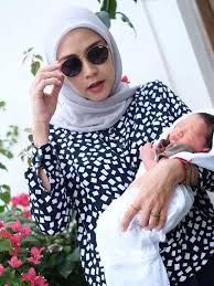 Ular emas | episod 1. Putri Zaskia Adya Mecca Habiskan 9 Antibiotik Sebelum Dilarikan Ke Rumah Sakit Ada Apa Showbiz Liputan6 Com