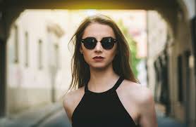 Elevate your style: How to choose sunglasses that complement your outfit |  Cyprus Mail