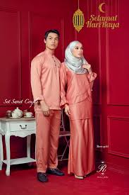 Kami menyediakan pelbagai pilihan jubah, dress, baju kurung, kain tudung & shawl yang elegance untuk gaya muslimah masa kini di butik kami dan juga online. Set Family Raya Baju Kurung Moden Baju Melayu Terkini Facebook