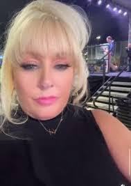 Kat Lawless's Instagram, Twitter & Facebook