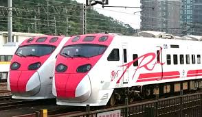 太魯閣號和普悠瑪號是台鐵最快的車種 是專門跑東部幹線的自強號 普悠瑪號雖然加入不久，總是會有華麗的表現 太魯閣號營運已6年了，能力不輸給普悠瑪號 所以小弟我製作了太魯閣號&普悠瑪號的特輯篇 喜愛火車迷的你，看這部影片準沒錯! å°éµæ™®æ‚ ç'ª å¤ªé­¯é–£4æœˆ21æ—¥èµ·é–‹å¾€é«˜é›„ å±æ± è¯è¦–æ–°èžç¶²
