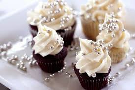Http Www Cupcakesgarden Com Wp Content Uploads 2012 08 Wedding2 Jpg Mini Cupcakes Cupcake Cream Mini Desserts