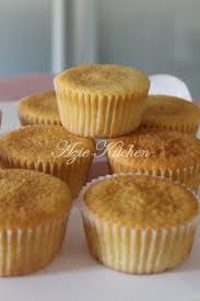 Jomlah kita layan resepi kek sedap dibawah. Seriously Super Delicious Vanilla Cupcakes Azie Kitchen