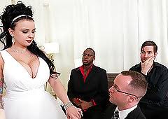 Hot wife luca bella screwed by a stud as her wimpy husband watches. 86x4dk1an8 4tm