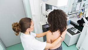 La transpiration nocturne, ou sueur nocturne, est une forme de transpiration excessive qui se manifeste pendant le sommeil. La Persistance Des Bouffees De Chaleur Pourrait Etre Liee A Un Risque Accru De Cancer Du Sein Ladepeche Fr