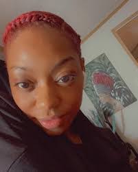 Keonia Davis's Instagram, Twitter & Facebook