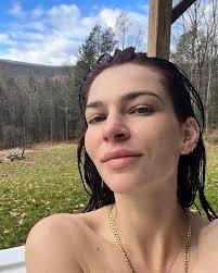 Sarah Anne McSweeney (@lilmcsweeney) · Instagram photos and videos