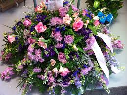 Rose Garden Florist Paducah Kentucky Sympathy Arrangement Casket Spray Memorial Flowers Funeral Flowers La Memorial Flowers Funeral Flowers Sympathy Flowers
