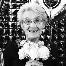 Esther Rubin's Instagram, Twitter & Facebook