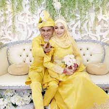 Pada 17/3/2018 kami sah menjadi suami isteri @aman_graseka.pada tanggal 17/3/2019 genap setahun perkahwinan kami.skrg menunggu masa utk melahirkan ank kami.happy anniversary yg pertamasemoga hubungan kita kekal. Showbiz Aman Graseka S Bersanding Ceremony Went Smoothly Despite Wife S Pregnancy