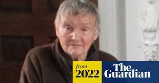 Hilary Peters's Instagram, Twitter & Facebook