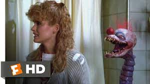 Killer Klowns from Outer Space (8/11) Movie CLIP - Capturing Debbie (1988)  HD - YouTube