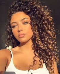 Perfectly Curly Auf Instagram Model Emeliebattah Curlyperfectly Acurlyperfectly A Curly Hair Styles Naturally Curly Hair Styles Curly Hair Tips