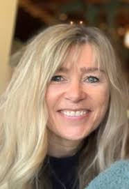 SURROUND INTERIORS AND STAGING