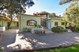 La historia comienza cuando victoria balvanera, dueña de unas grandes tierras y una prestigiosa agencia de publicidad, sufre un intento de secuestro en la finca familiar; Finca Solis Family Cottage Pm Vega De San Mateo Aktualisierte Preise Fur 2021