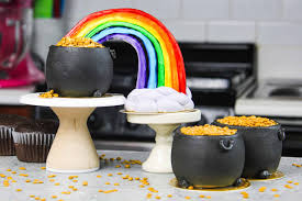 Free delivery and returns on ebay plus items for plus members. Pot Of Gold Cupcakes The Ultimate St Patrick S Day Cupcakes