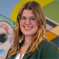 Nina Plummer's Instagram, Twitter & Facebook