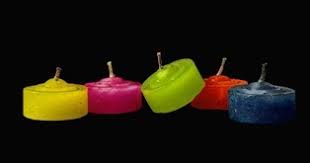 Le frasi infinitive che in italiano spesso si introducono con di o a in tedesco si formano di solito con uno zu che precede l'infinito che, come sempre, sta in fondo alla frase a differenza dell'italiano in tedesco bisogna inserire zu anche nelle frasi in cui in italiano il verbo all'infinito segue subito. Frasi Con C Era E Cera Per Scuola Primaria E Non Solo Imparare La Differenza E Molto Semplice Linkuaggio