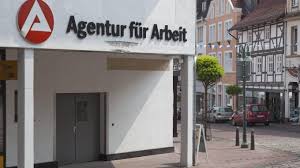 Ortsabwesenheit beim jobcenter beantragen 2021: Jobcenter Urlaub Beantragen Das Mussen Sie Beachten Focus De