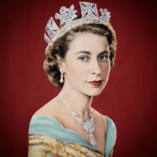 Hello everyone! 🙋🏼‍♀️ Today I'm going to tell you the story of Queen  Victoria's Emerald and Diamond tiara. 👑 The piece was made by Joseph  Kitching, based