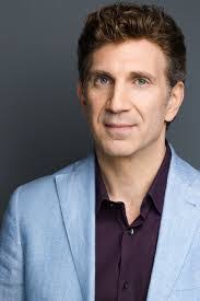 Edgar Roche's Instagram, Twitter & Facebook