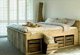 Verschrauben sie diese, indem sie löcher vorbohren und die schrauben einsetzen. Bett Aus Paletten Selber Bauen Klasse Idee Und Es Sieht Super Aus Foto Veroffentlicht Von Leonie Auf Spaaz De