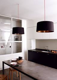 Une Cuisine Noire Et Blanche Tout En Sobriete Cuisine Noir Et Blanc Cuisine Noire Cuisines Design