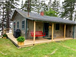 Builder chase morrill teams up with his brother, sister and best friend to find and restore abandoned cabins buried deep in the remote woods of maine. Foxfield Shores Delightful Rustic Cabin On The Shores Of Mount Desert Island