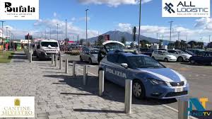 Assalto a furgone portavalori nel napoletano. Nanotv Casoria Assalto A Portavalori Facebook