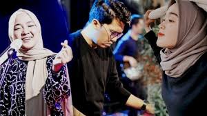 C dm kau tak perlu berbohong. Jadi Korban Pelakor Istri Relakan Ayus Dengan Nissa Sabyan Asalkan Dia Bahagia